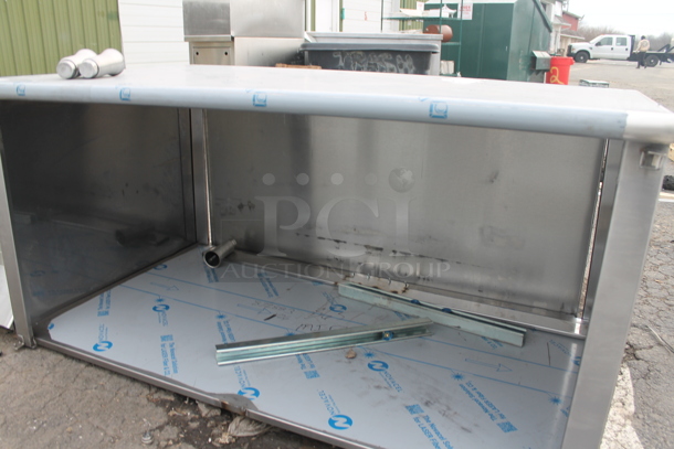 BRAND NEW SCRATCH AND DENT! Stainless Steel Table w/ Under Shelf. - Image 4 of 5