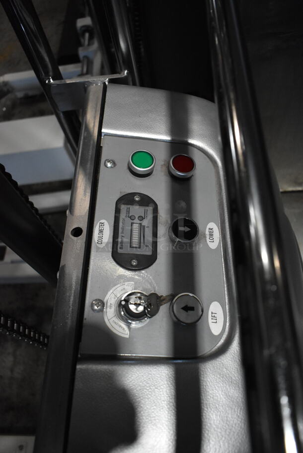 2023 CU030 Metal Commercial Battery Powered 440 Pound Capacity Automatic Bowl Lift. Comes w/ Key! Tested and Working! - Image 6 of 7