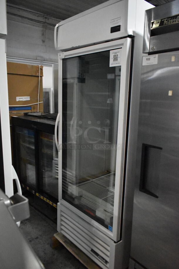 BRAND NEW SCRATCH AND DENT! 2023 True TSCI-600R-G-PH Metal Commercial Single Door Reach In Cooler Merchandiser w/ Commercial Casters. 115 Volts, 1 Phase. Tested and Working! - Image 2 of 6