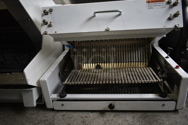 Berkel MB 1/2 Metal Commercial Countertop Bread Loaf Slicer. 115 Volts, 1 Phase. Tested and Working! - Image 5 of 7