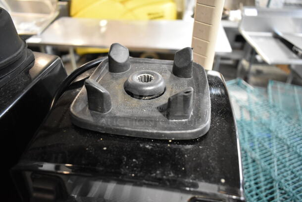 2019 Vita-Mix VM0100 Metal Countertop Blender Base w/ Pitcher Lid. 120 Volts, 1 Phase. Tested and Working! - Image 4 of 4