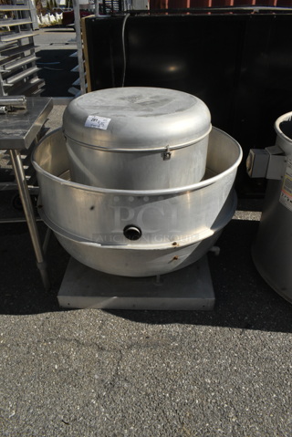 Loren Cook 180 ACRUB Metal Commercial Rooftop Mushroom Exhaust Fan. 