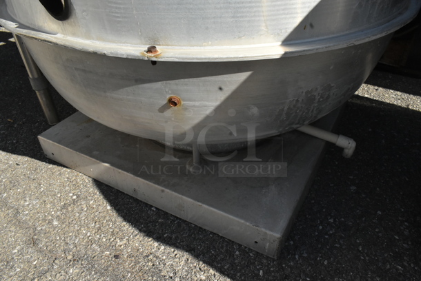 Loren Cook 180 ACRUB Metal Commercial Rooftop Mushroom Exhaust Fan.  - Image 4 of 5