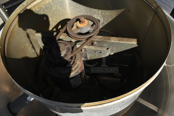 Loren Cook 180 ACRUB Metal Commercial Rooftop Mushroom Exhaust Fan.  - Image 5 of 5