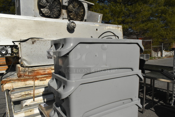 5 Rubbermaid Gray Poly Slim Jim Trash Cans. 5 Times Your Bid! - Image 2 of 4