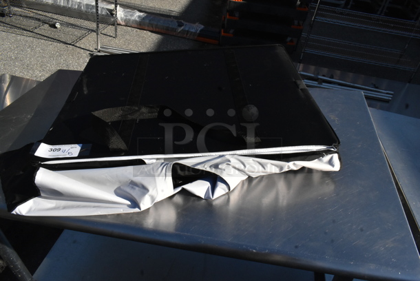 Amazon Basics Black Insulated Hot Food Carrying Bag. - Image 1 of 5