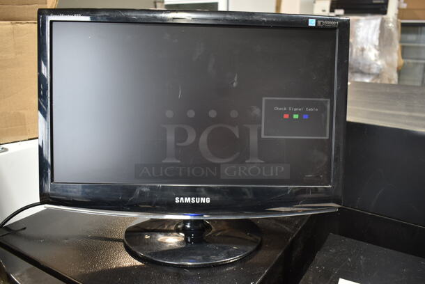 ALL ONE MONEY! Lot of Samsung 933SN Display, Keyboard, Webcam and Roll of Film - Image 10 of 12