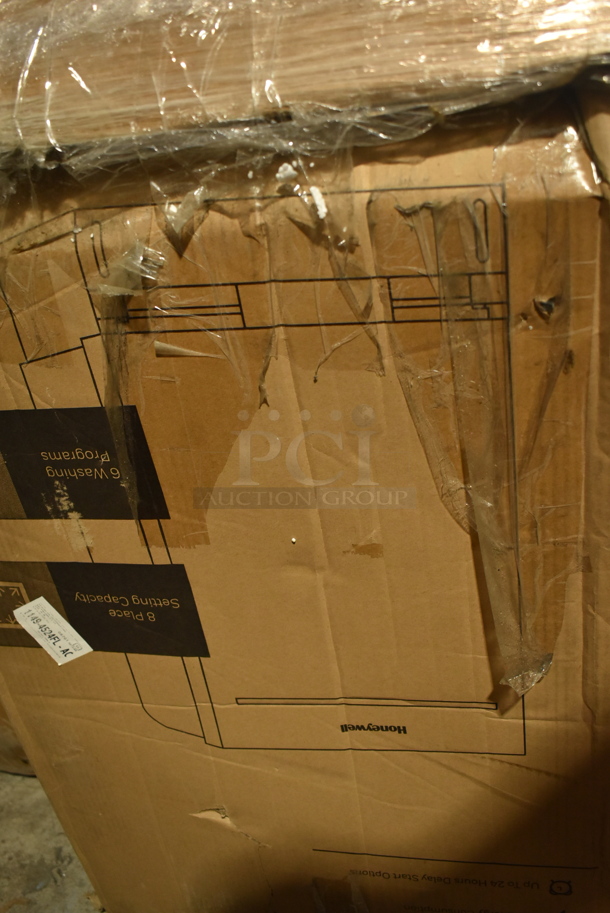 BRAND NEW SCRATCH AND DENT! Honeywell HDS18SS 18" Stainless Steel Undercounter Dishwasher. 120 Volts, 1 Phase. - Image 4 of 6