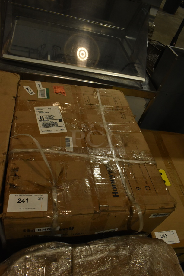 BRAND NEW SCRATCH AND DENT! Honeywell HDS18SS 18" Stainless Steel Undercounter Dishwasher. 120 Volts, 1 Phase. - Image 2 of 5