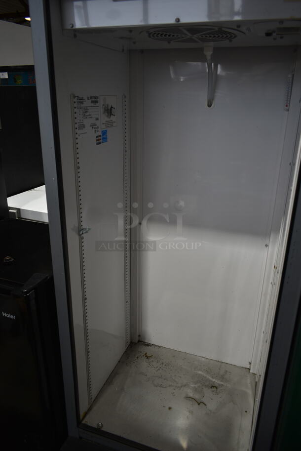 2017 True GDM-12-HC-LD ENERGY STAR Metal Commercial Single Door Reach In Cooler Merchandiser. Missing Door. 115 Volts, 1 Phase. Tested and Working! - Image 2 of 3