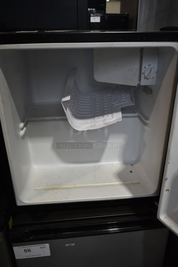 Haier HC17SW20RB Mini Cooler. 115 Volts, 1 Phase. Tested and Working! - Image 3 of 6