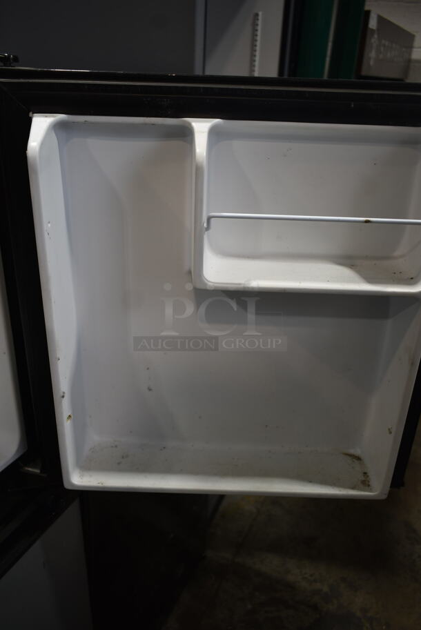 Haier HC17SW20RB Mini Cooler. 115 Volts, 1 Phase. Tested and Working! - Image 4 of 6