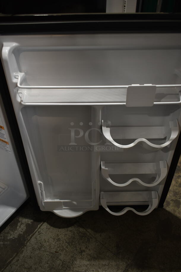 Haier HRC2736BWV Mini Cooler. 115 Volts, 1 Phase. Tested and Working! - Image 3 of 5