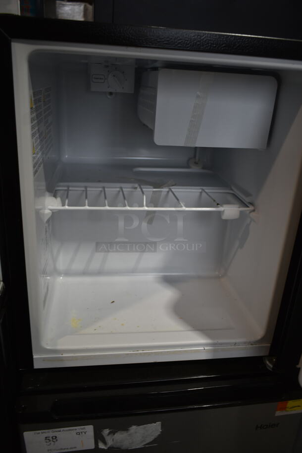 Hisense 32KHS11364 Mini Cooler. 115 Volts, 1 Phase. Tested and Powers On But Does Not Get Cold - Image 2 of 4