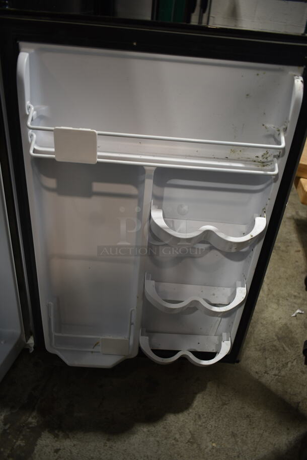 Haier HC27SW20RV Mini Cooler. 115 Volts, 1 Phase. Tested and Working! - Image 3 of 4