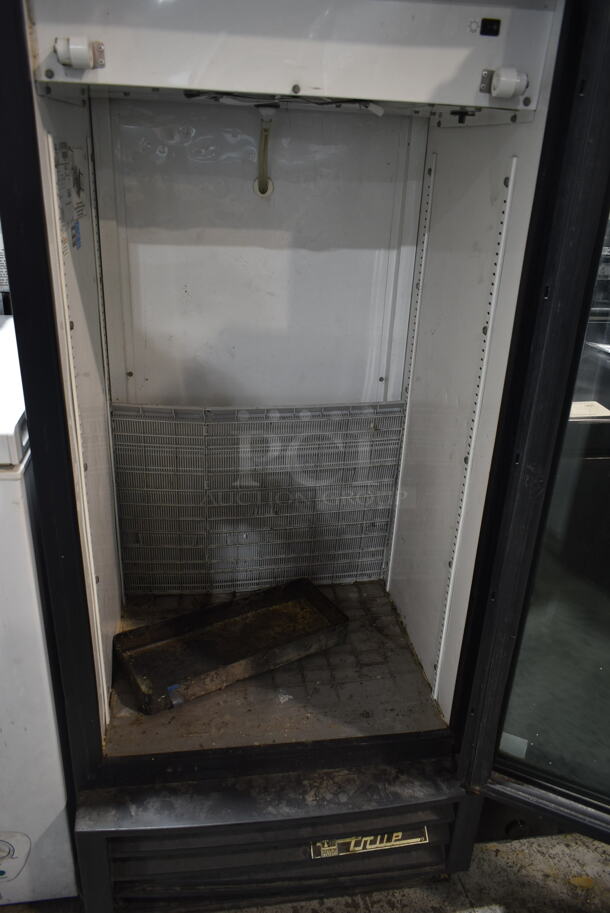True GDM-10 ENERGY STAR Metal Commercial Single Door Reach In Cooler Merchandiser. 115 Volts, 1 Phase. Tested and Powers On But Does Not Get Cold - Image 2 of 3