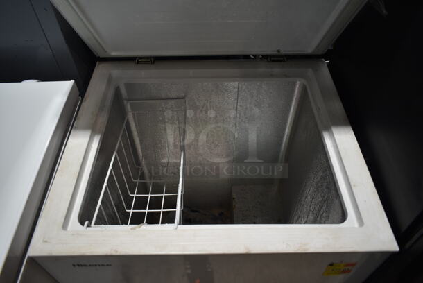 Hisense WFC050M6XWD Metal Chest Freezer. 115 Volts, 1 Phase. Tested and Working! - Image 2 of 4