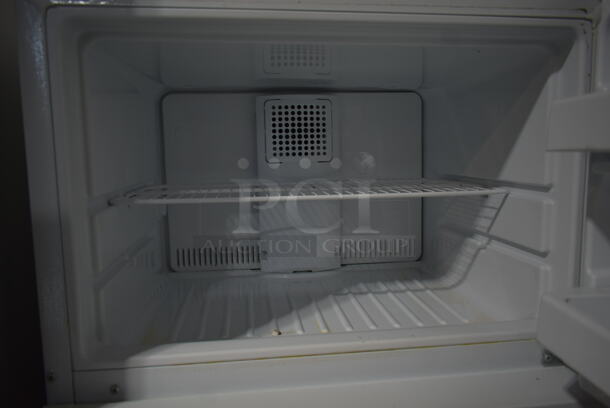 General Electric GE GTS17DTNJRWW Metal Cooler Freezer Combo Unit. 115 Volts, 1 Phase. Tested and Working! - Image 2 of 5
