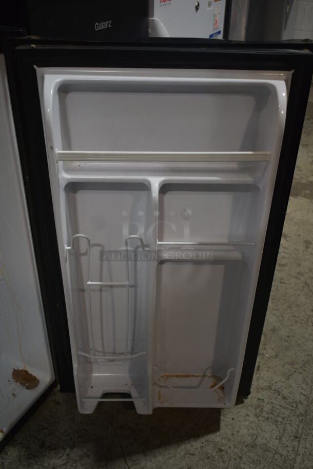 Igloo FR326M-C-BLACK Mini Cooler. 115 Volts, 1 Phase. Tested and Working! - Image 3 of 4