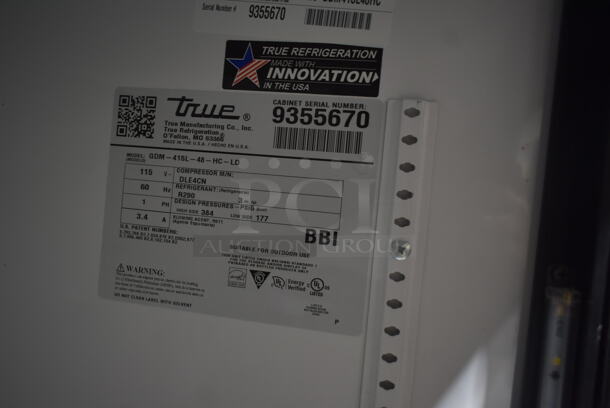 2018 True GDM-41SL-48-HC-LD Metal Commercial 2 Door Reach In Cooler Merchandiser w/ Poly Coated Racks. 115 Volts, 1 Phase. Tested and Working! - Image 4 of 4