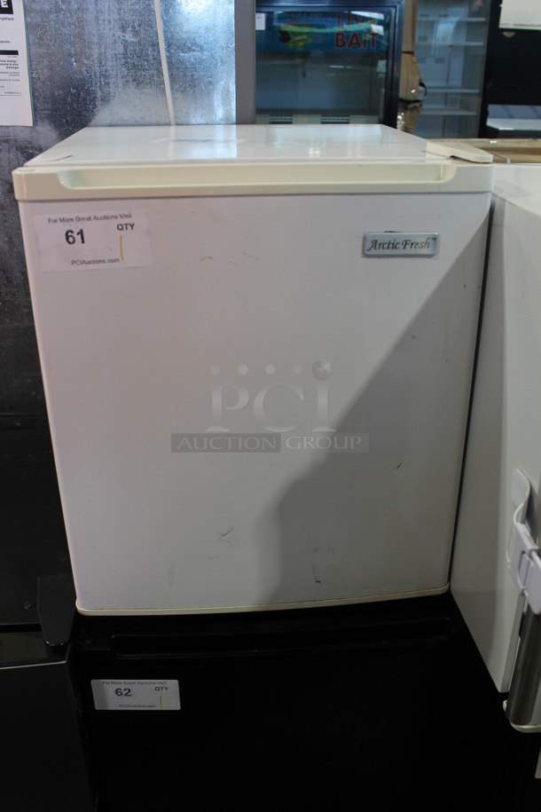 Arctic Fresh AFH16ARFW Mini Cooler. 120 Volts, 1 Phase. Tested and Powers On But Does Not Get Cold - Image 1 of 4