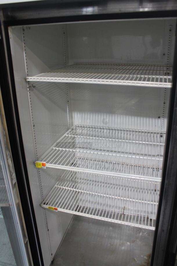 True GDM-72 Metal Commercial 3 Door Reach In Cooler Merchandiser w/ Poly Coated Racks. 115 Volts, 1 Phase. Tested and Powers On But Does Not Get Cold - Image 4 of 7