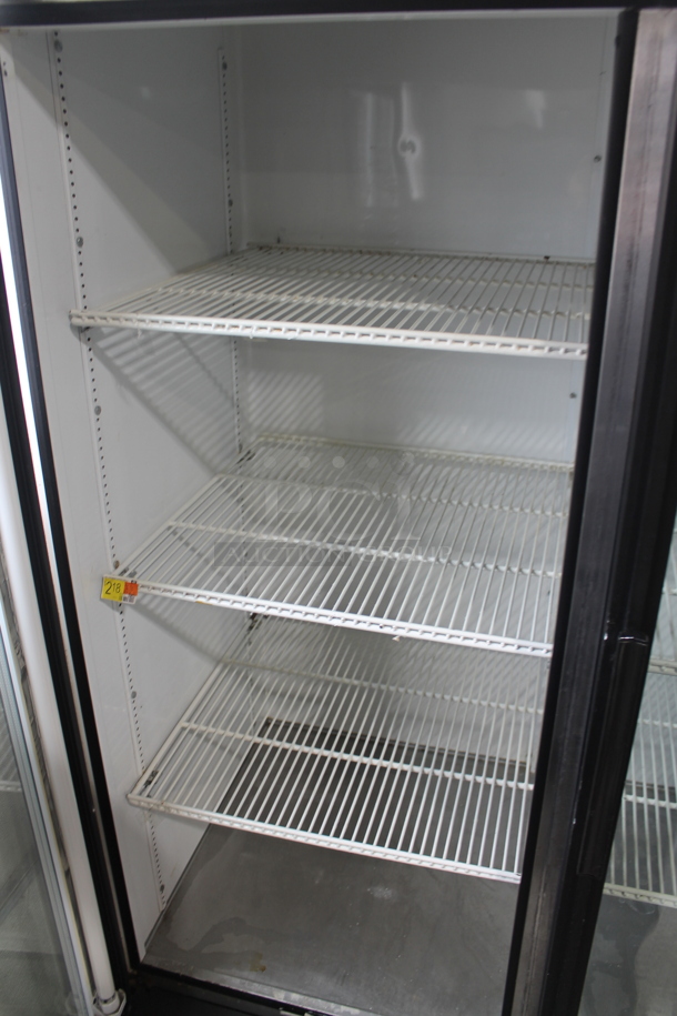 True GDM-72 Metal Commercial 3 Door Reach In Cooler Merchandiser w/ Poly Coated Racks. 115 Volts, 1 Phase. Tested and Powers On But Does Not Get Cold - Image 4 of 7