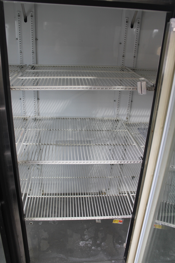 True GDM-72 Metal Commercial 3 Door Reach In Cooler Merchandiser w/ Poly Coated Racks. 115 Volts, 1 Phase. Tested and Powers On But Does Not Get Cold - Image 6 of 7