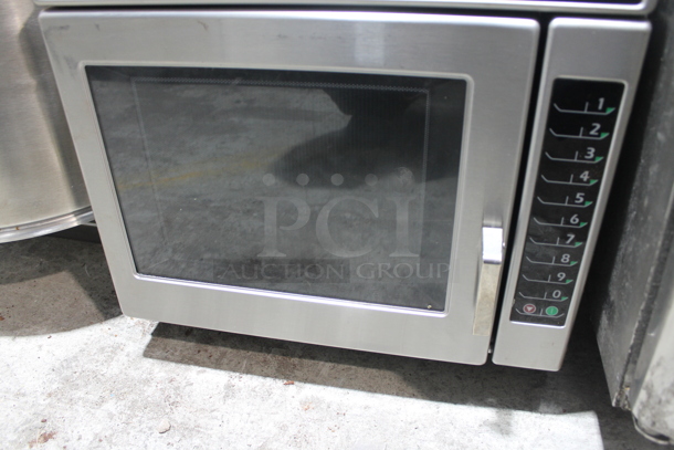 2018 Menumaster MRC30S2 Stainless Steel Commercial Countertop Electric Powered Microwave Oven. 208/240 Volts, 1 Phase.  - Image 4 of 6