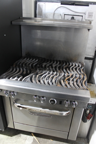 Southbend 4362D Stainless Steel Commercial Natural Gas Powered 6 Burner Range w/ Oven, Over Shelf and Back Splash. 162,000 BTU.