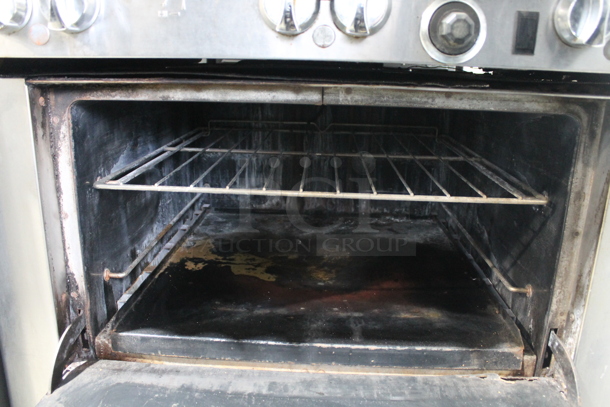 Southbend 4362D Stainless Steel Commercial Natural Gas Powered 6 Burner Range w/ Oven, Over Shelf and Back Splash. 162,000 BTU. - Image 6 of 7
