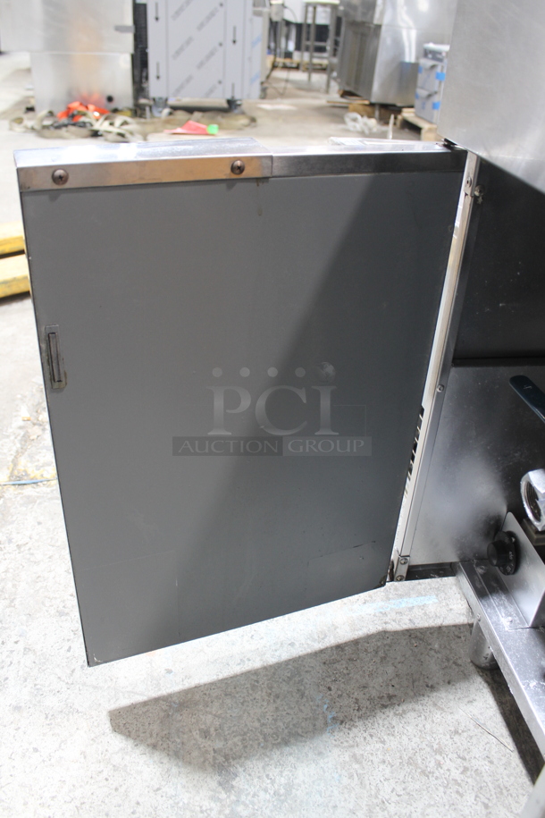Tri-Star Stainless Steel Commercial Floor Style Natural Gas Powered Deep Fat Fryer w/ 1 Metal Fry Basket.  - Image 5 of 5