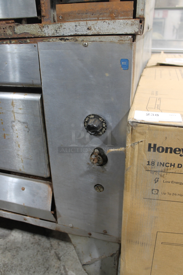 2 Montague 25P-2 Stainless Steel Commercial Propane Gas Powered Single Deck Pizza Ovens w/ Cooking Stones. 2 Times Your Bid! - Image 5 of 12