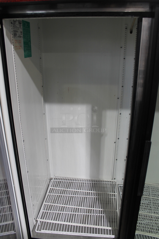 True GDM-72 Metal Commercial 3 Door Reach In Cooler Merchandiser. 115 Volts, 1 Phase. Tested and Working! - Image 4 of 7