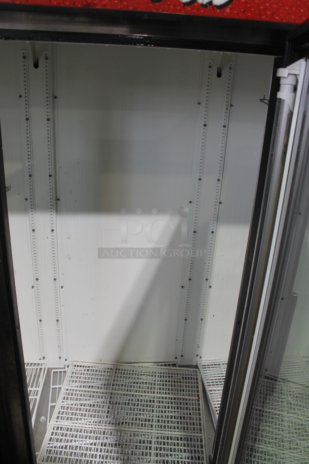 True GDM-72 Metal Commercial 3 Door Reach In Cooler Merchandiser. 115 Volts, 1 Phase. Tested and Working! - Image 6 of 7