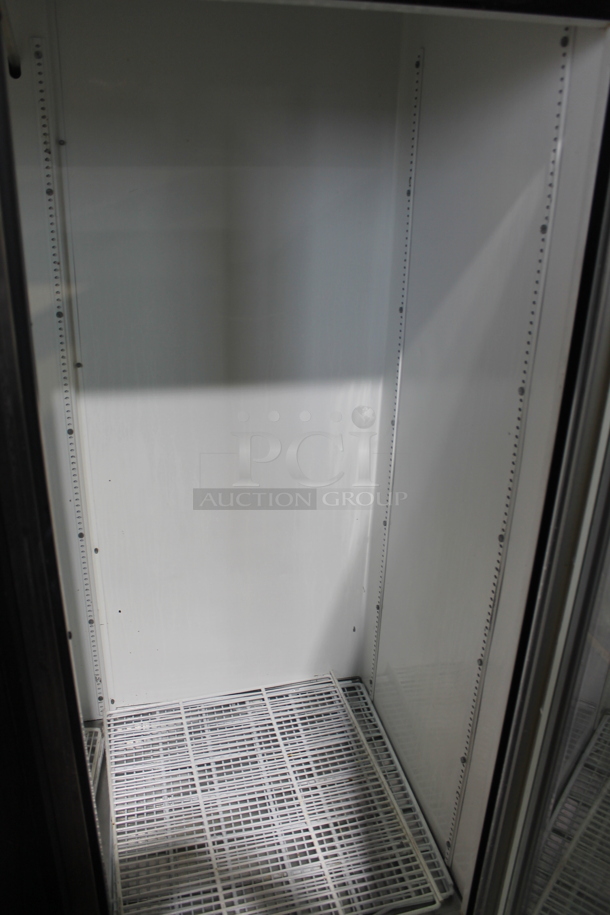 True GDM-72 Metal Commercial 3 Door Reach In Cooler Merchandiser. 115 Volts, 1 Phase. Tested and Working! - Image 7 of 7