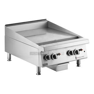 BRAND NEW SCRATCH AND DENT! Garland GTGG24-GT24M Stainless Steel Commercial Natural Gas 24" Countertop Griddle with Thermostatic Controls. 56,000 BTU