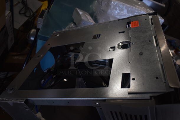 BRAND NEW SCRATCH AND DENT! Elkay EZSTLDWS 1G Water Fountain - Image 4 of 6