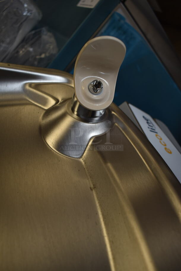 BRAND NEW SCRATCH AND DENT! Elkay EZSTLDWS 1G Water Fountain - Image 5 of 6