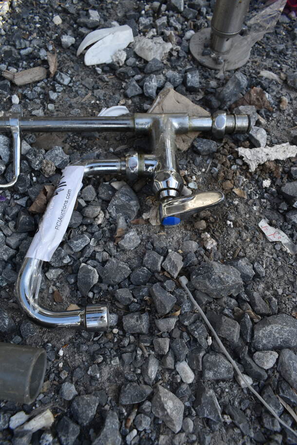 Faucet w/ Spray Nozzle Attachment - Image 4 of 4