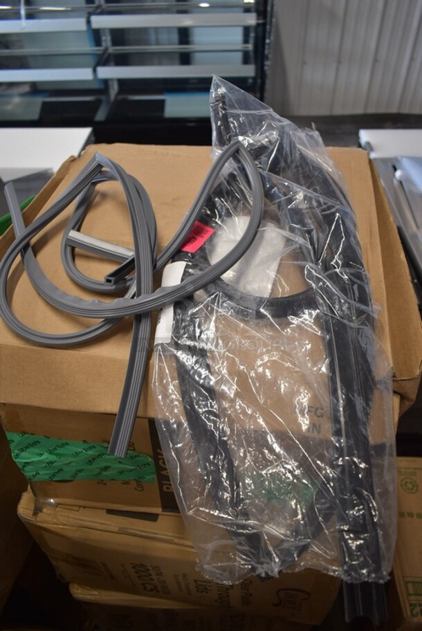 BRAND NEW SCRATCH AND DENT! Lot of 2 Gaskets; Alto-Shaam 131GS35238 GS-35238 Gasket, Ctc/Ctp Door,7 20 and 131GS22952 Alto-Shaam GS-22952 Door Gasket 19-1/2 X 28-3/4 - Image 2 of 9