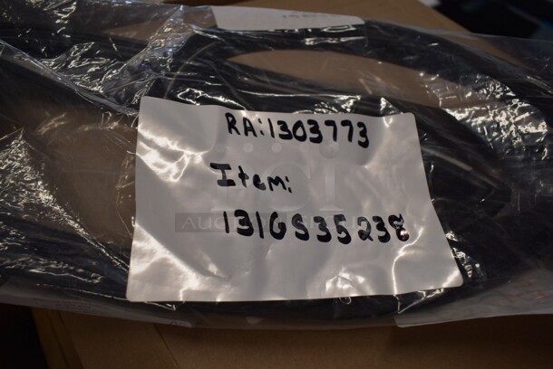 BRAND NEW SCRATCH AND DENT! Lot of 2 Gaskets; Alto-Shaam 131GS35238 GS-35238 Gasket, Ctc/Ctp Door,7 20 and 131GS22952 Alto-Shaam GS-22952 Door Gasket 19-1/2 X 28-3/4 - Image 4 of 9