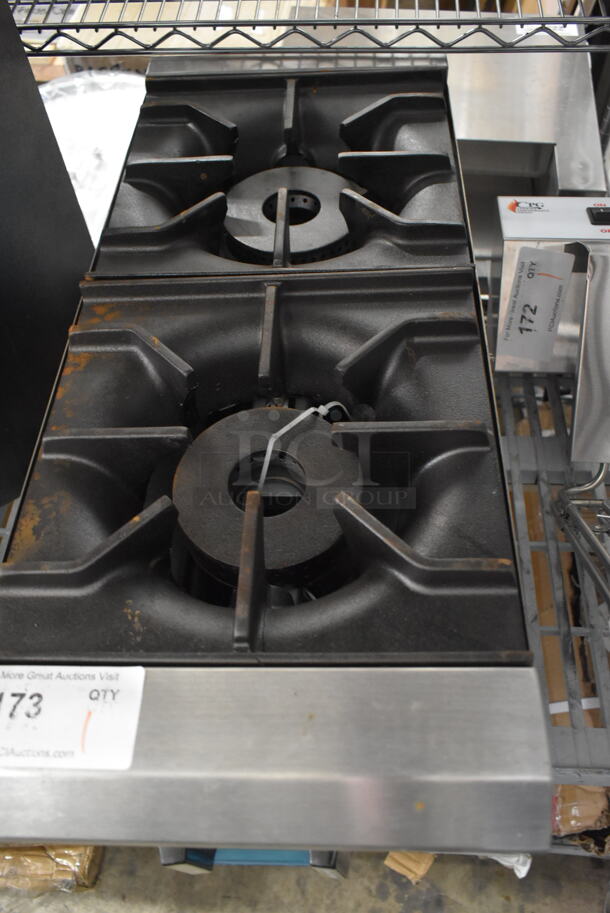 BRAND NEW SCRATCH AND DENT! 2023 Avantco 177CAGR212 Stainless Steel Commercial Countertop Natural Gas Powered 2 Burner Range.  - Image 3 of 7