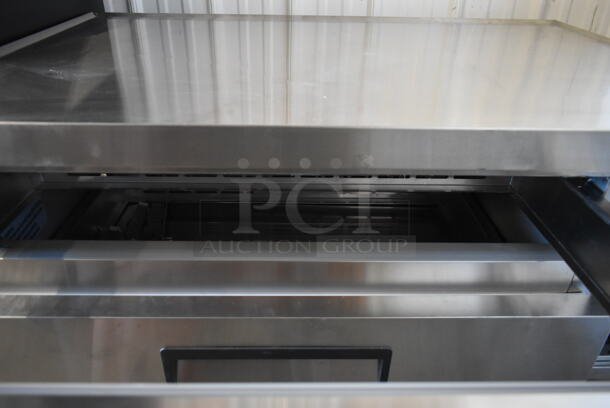 BRAND NEW SCRATCH AND DENT! 2023 Avantco 178CBE48HC Stainless Steel Commercial 2 Drawer Chef Base on Commercial Casters. Missing Right Panel. 115 Volts, 1 Phase. Tested and Does Not Power On - Image 3 of 7