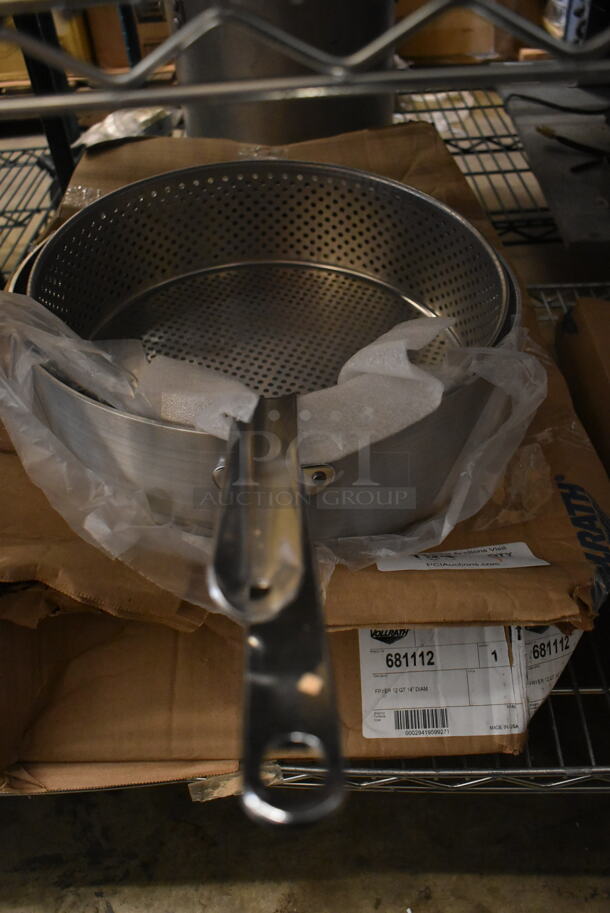 BRAND NEW SCRATCH AND DENT! Vollrath 681112 Wear-Ever 12 Qt. Heavy-Duty Aluminum Fry Pot with Basket and Plated Handle.  - Image 2 of 4
