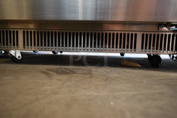 BRAND NEW SCRATCH AND DENT! 2023 Avantco 178ZPT27MHC Stainless Steel Commercial Sandwich Salad Prep Table Bain Marie Mega Top w/ Various Clear Poly Drop In Bins on Commercial Casters. 115 Volts, 1 Phase. Tested and Working! - Image 5 of 7