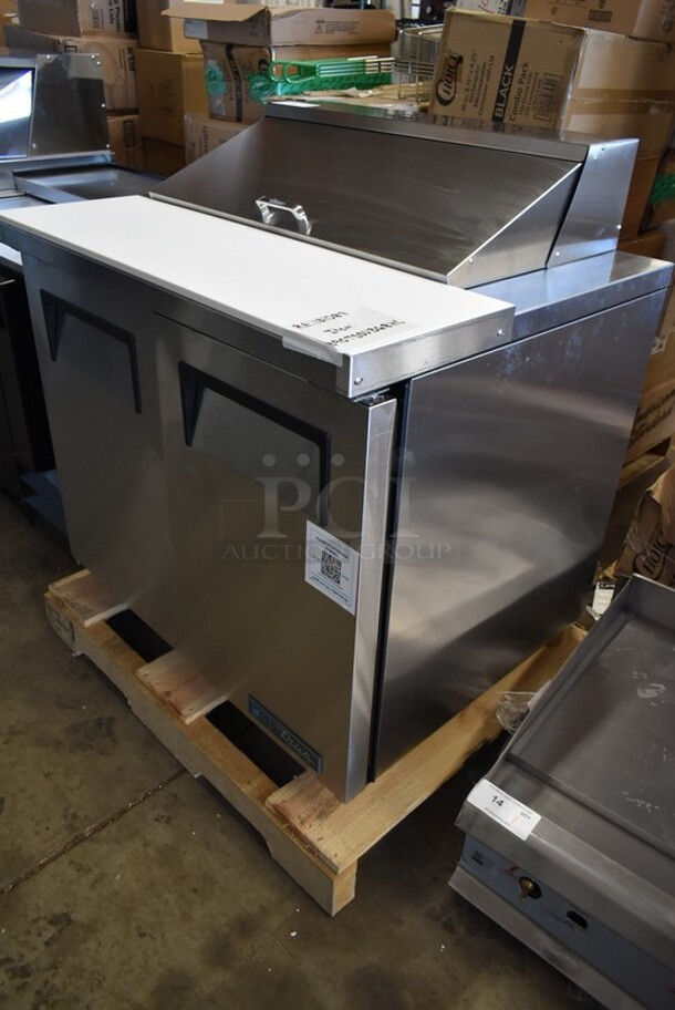 BRAND NEW SCRATCH AND DENT! 2024 True TSSU-36-08-HC Stainless Steel Commercial Sandwich Salad Prep Table Bain Marie Mega Top. 115 Volts, 1 Phase. Tested and Working! - Image 3 of 9