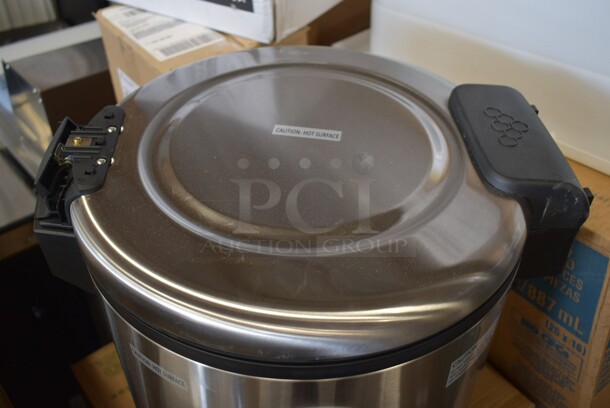 BRAND NEW SCRATCH AND DENT! 2023 Galaxy 177RWG90 90 Cup Electric Rice Warmer. Handle Broken. 120 Volts, 1 Phase. Tested and Working! - Image 3 of 7