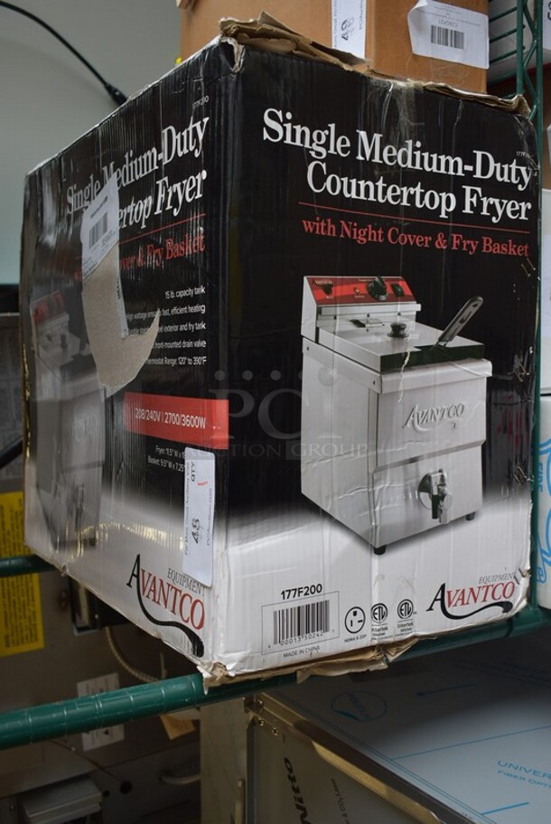 BRAND NEW SCRATCH AND DENT! Avantco 177F200 Stainless Steel Countertop 15 lb. Medium-Duty Electric Countertop Fryer w/ Metal Fry Basket and Lid. 208/240 Volts. - Image 2 of 3