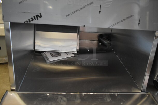 BRAND NEW SCRATCH AND DENT! 2024 ServIt 423TCW26 Stainless Steel Commercial 26 Gallon First-In First-Out Chip Warmer / Merchandiser. 120 Volts, 1 Phase. Tested and Working! - Image 6 of 7